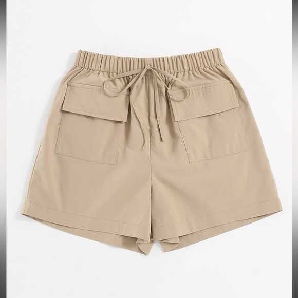 Cute khaki shorts - Picture 3 of 4